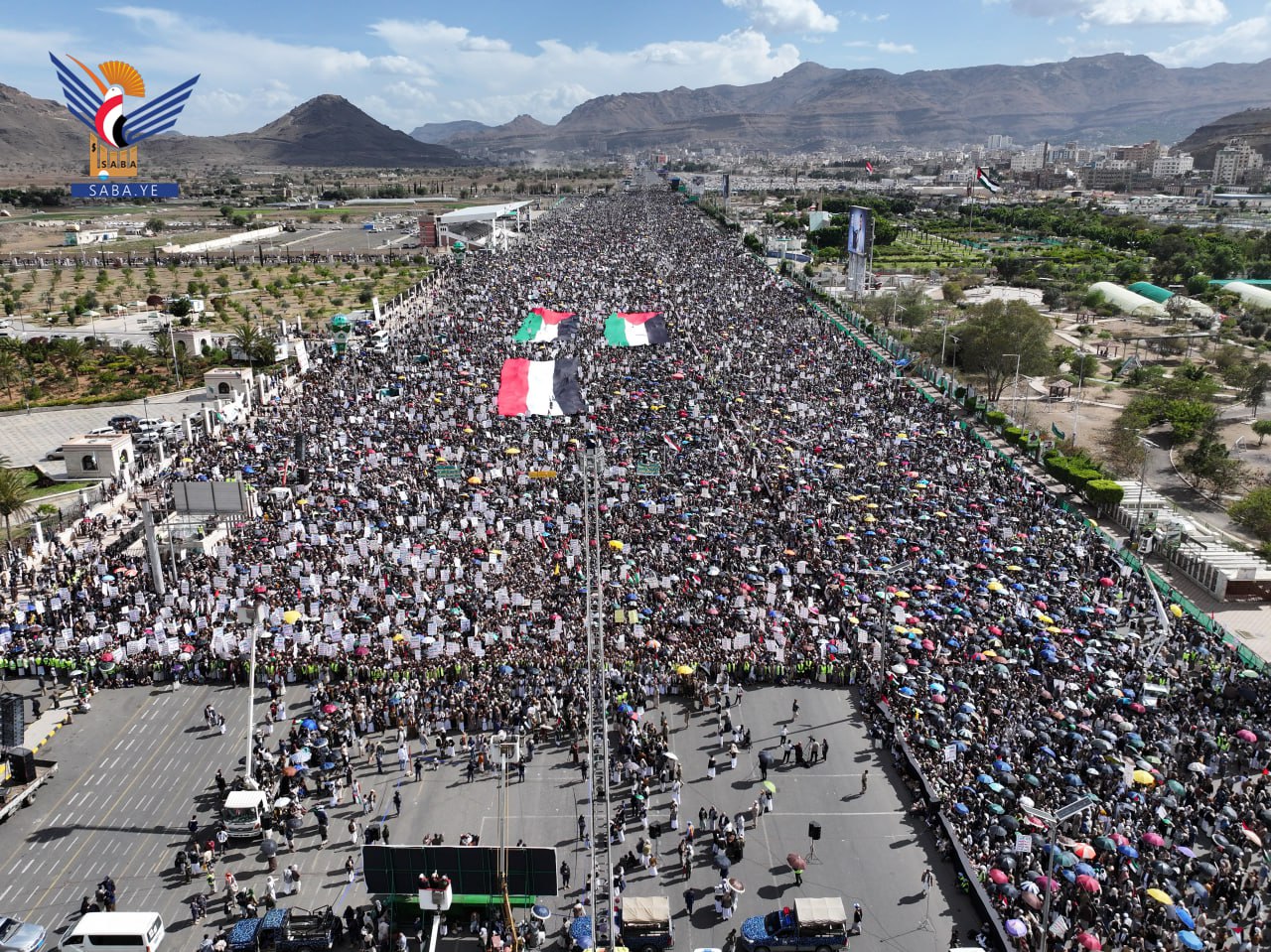 العاصمة صنعاء تحتشد في مسيرة " قادمون في العام العاشر، فلسطين قضيتنا الأولى"