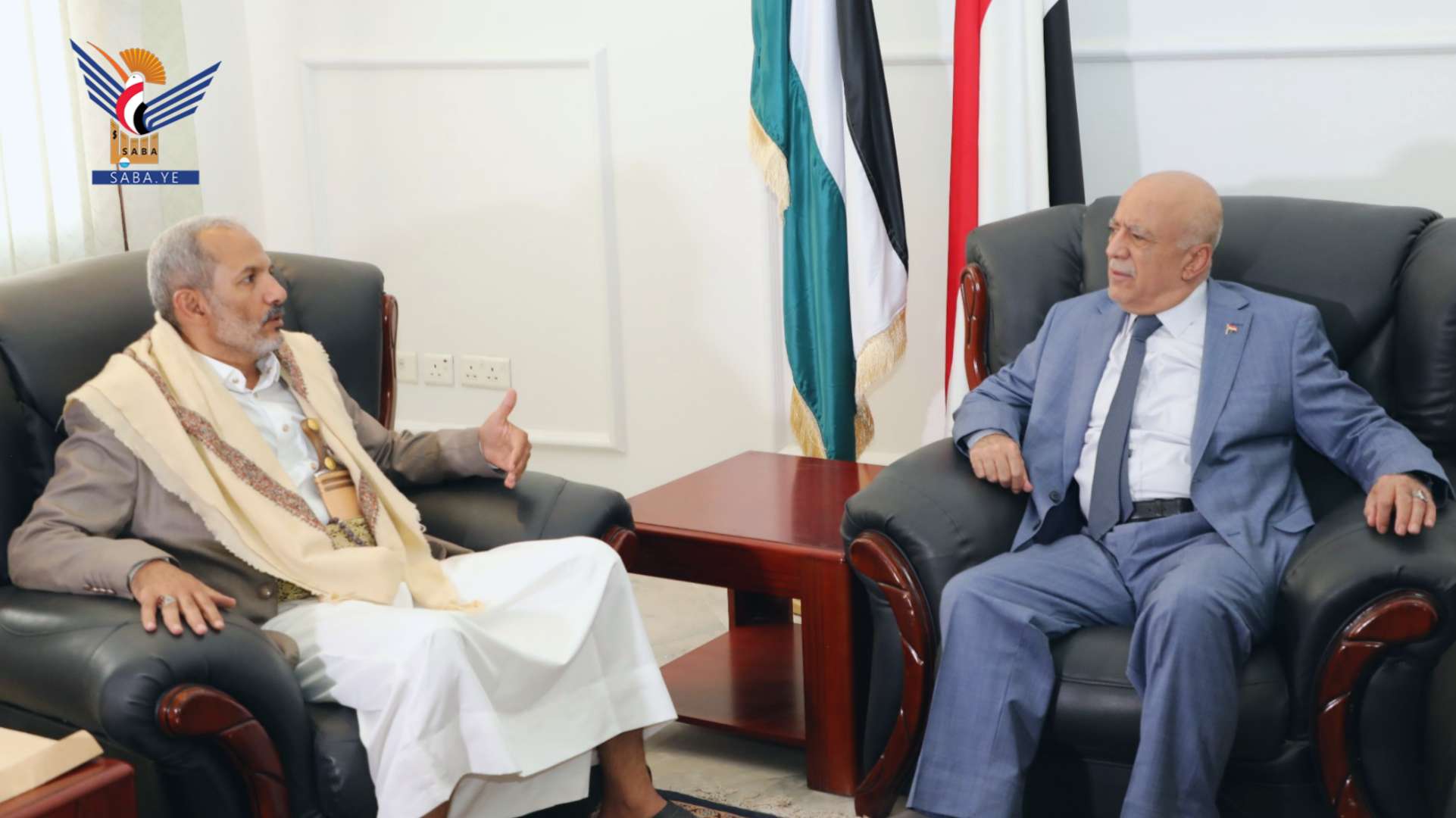 رئيس مجلس الوزراء يؤكد دعم الحكومة لجهود السلطة المحلية في محافظة الضالع رئيس مجلس الوزراء يؤكد دعم الحكومة لجهود السلطة المحلية في محافظة الضالع