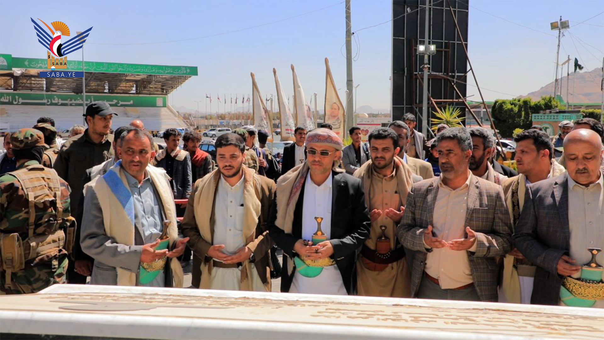 Präsident Al-Mashat besucht das Grab von Al-Sammad und erfährt von den Vorkehrungen zum Gedenken an seinen Märtyrertod