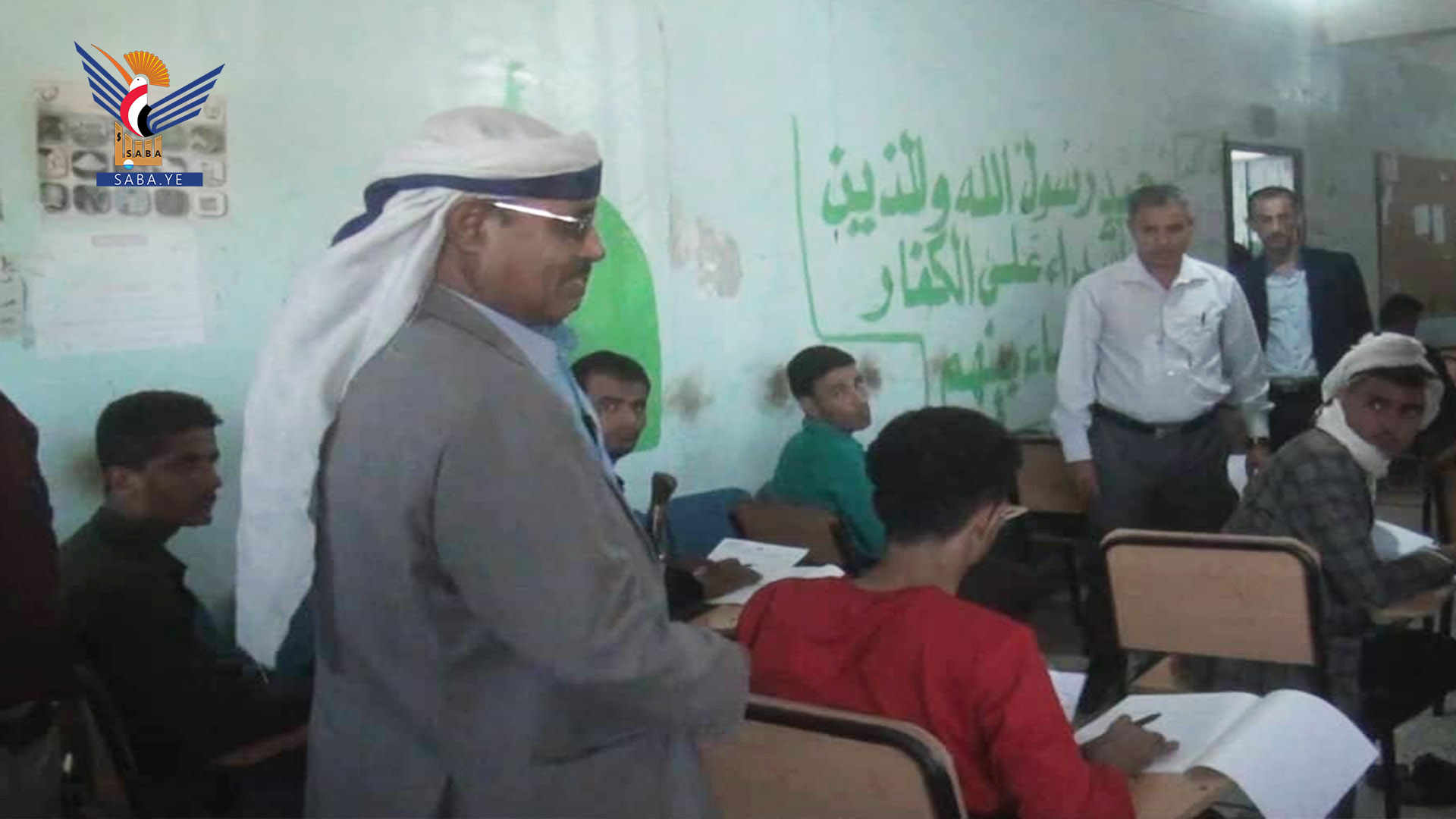 Mitglied des Obersten Politischen Rates besucht die Universität von Taiz