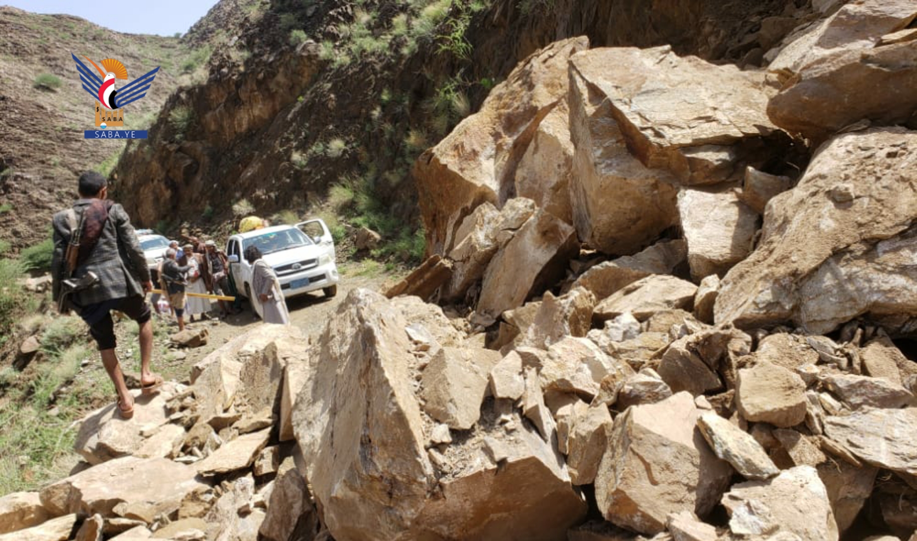 Rockslides close main road between Badbada, Sana'a district