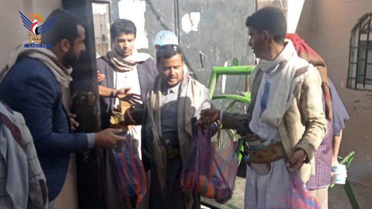 Verteilung von 2.500 wohltätigen Iftar-Mahlzeiten an arme Familien im Bezirk Main in Sana'a