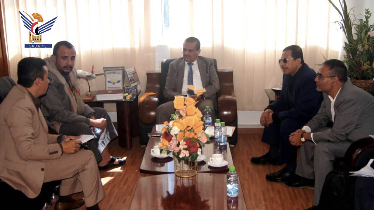 Treffen zur Erörterung der Einrichtungen der Ports Corporation für Händler im Hafen von Hodeidah besprochen