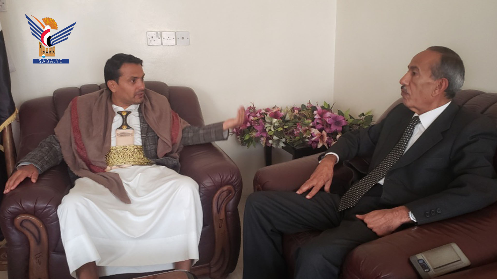Al-Dailami se reúne con el jefe del Departamento de la isla y el Golfo en el Ministerio de Relaciones Exteriores
