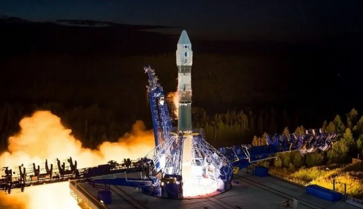 روسيا تسجّل رقما قياسيا في إطلاق الأقمار الصناعية إلى الفضاء دفعة واحدة