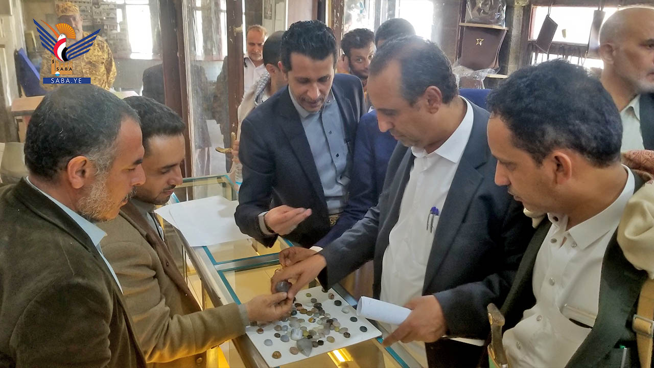 Besprechen von Themen im Zusammenhang mit dem Projekt zur Förderung von Kunsthandwerk und traditionellem Handwerk Besprechen von Themen im Zusammenhang mit dem Projekt zur Förderung von Kunsthandwerk und traditionellem Handwerk