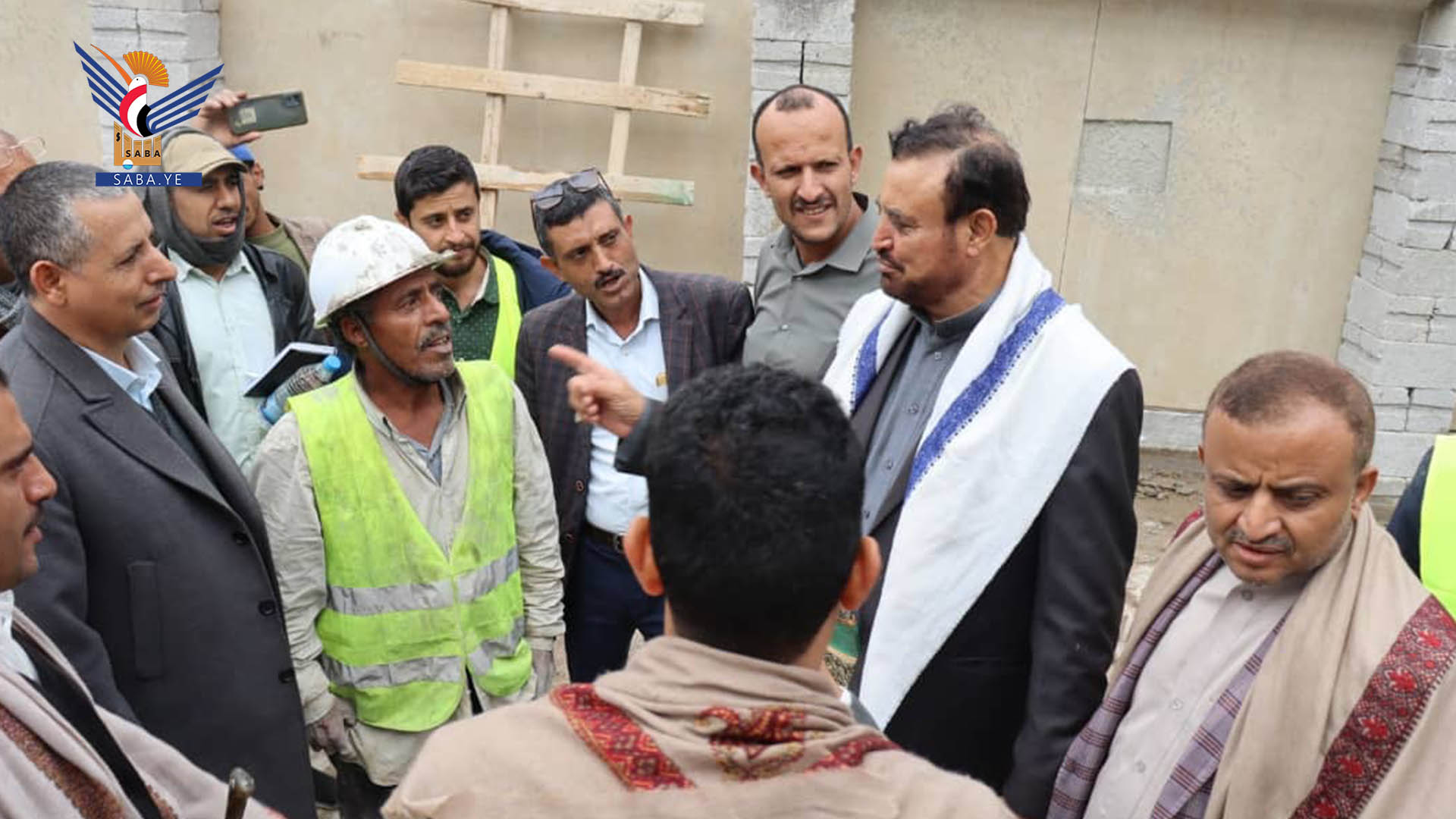تفقد مشاريع زراعية وإنشاء قاعات دراسة بكليتي الطب البيطري والزراعة بجامعة صنعاء