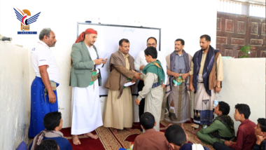 Prüfung der Aktivitäten der geschlossenen Sommerkurse in der Moschee Al-Janad in Taiz