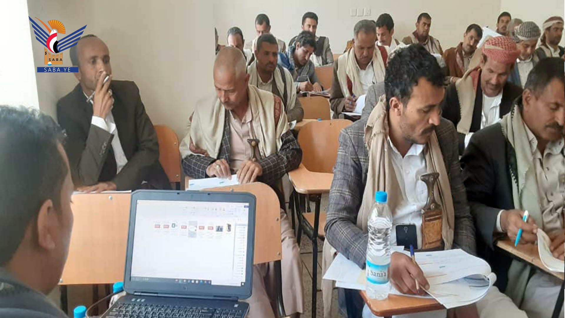ورش عمل حول تنفيذ مصفوفة موجهات الرئيس المشاط بمديريات محافظة صنعاء ورش عمل حول تنفيذ مصفوفة موجهات الرئيس المشاط بمديريات محافظة صنعاء