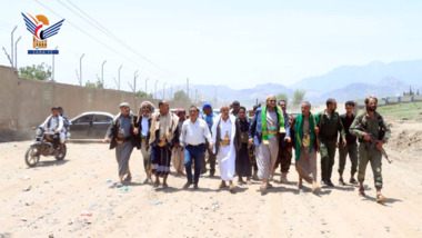 Le gouverneur par intérim de Taiz inspecte l'avancement des travaux d'un certain nombre de projets de construction