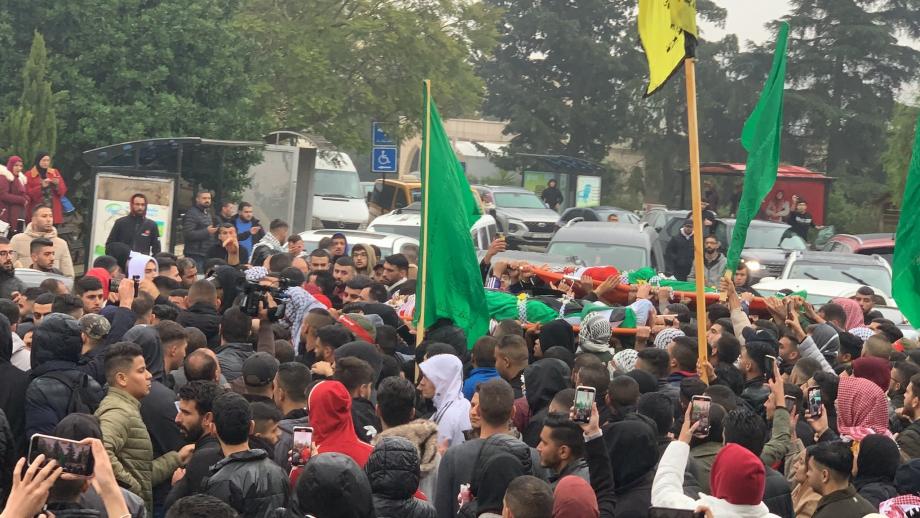 الفلسطينيون يشيعون جثامين شهداء رام الله والخليل الفلسطينيون يشيعون جثامين شهداء رام الله والخليل