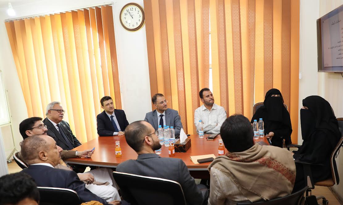 الدكتور بن حبتور يطلّع على نشاط مركز تقنية المعلومات بوزارة التربية والتعليم والبحث العلمي