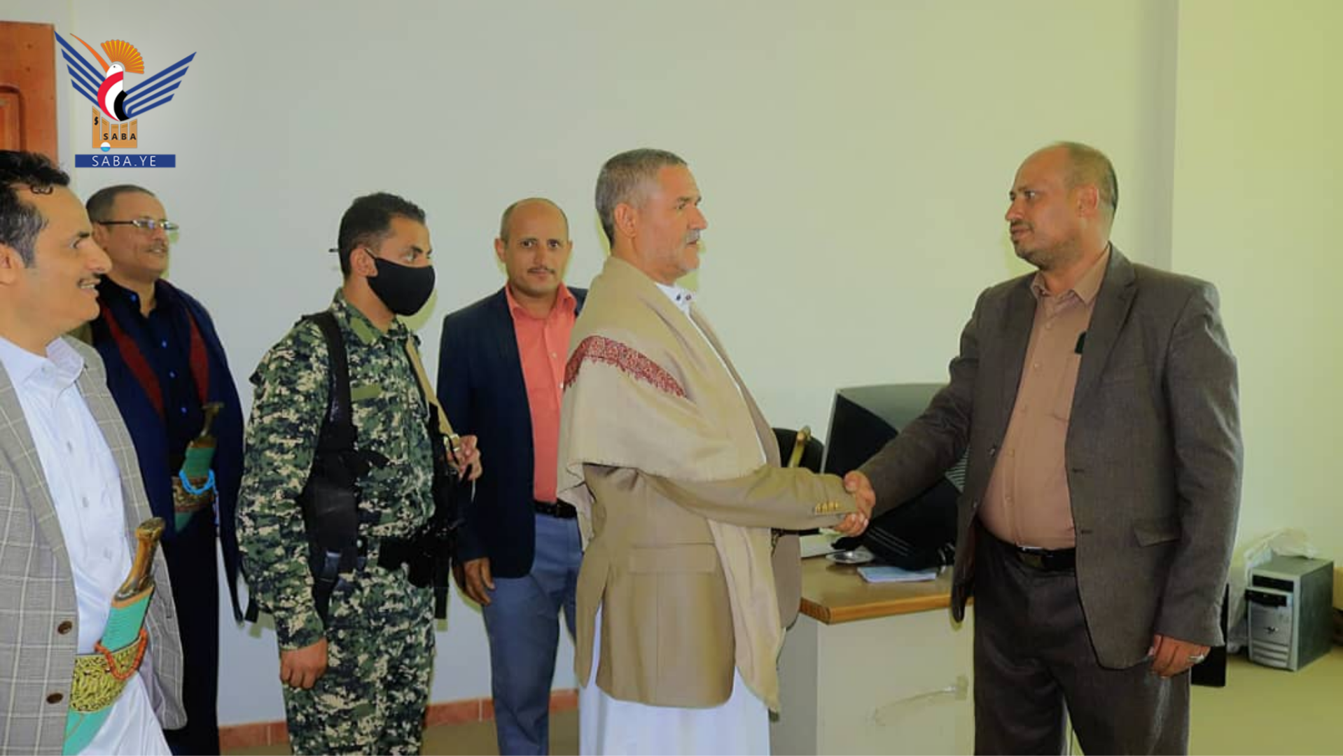 وزير الشباب يتفقّد الانضباط الوظيفي بديوان الوزارة والجهات التابعة لها