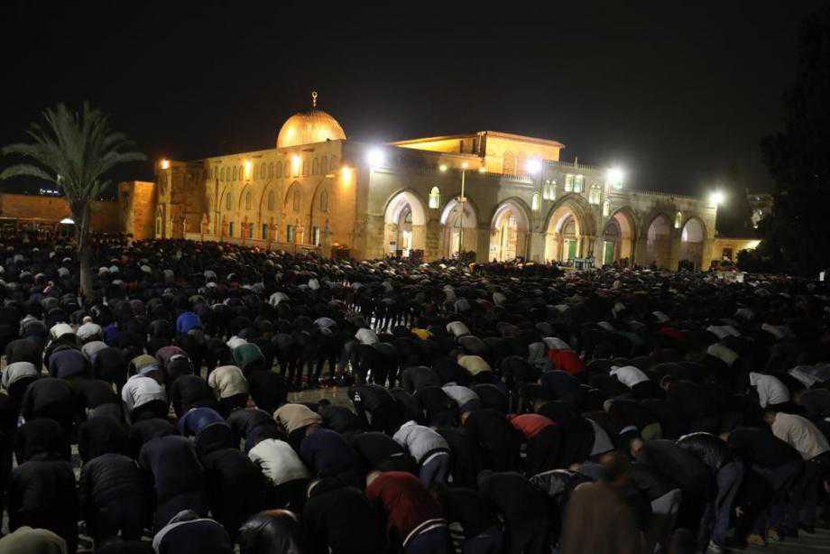 100,000 Muslims offer 1st Ramadan Friday prayer at Al-Aqsa