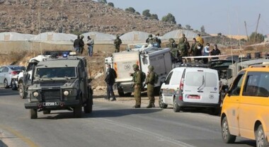 Widerstand eröffnet das Feuer auf den Kontrollpunkt Beit Furik östlich von Nablus