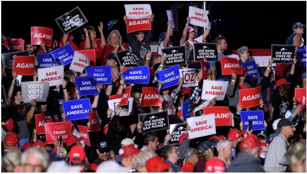 Les partisans de Trump descendent dans les rues de Floride pour protester contre son inculpation