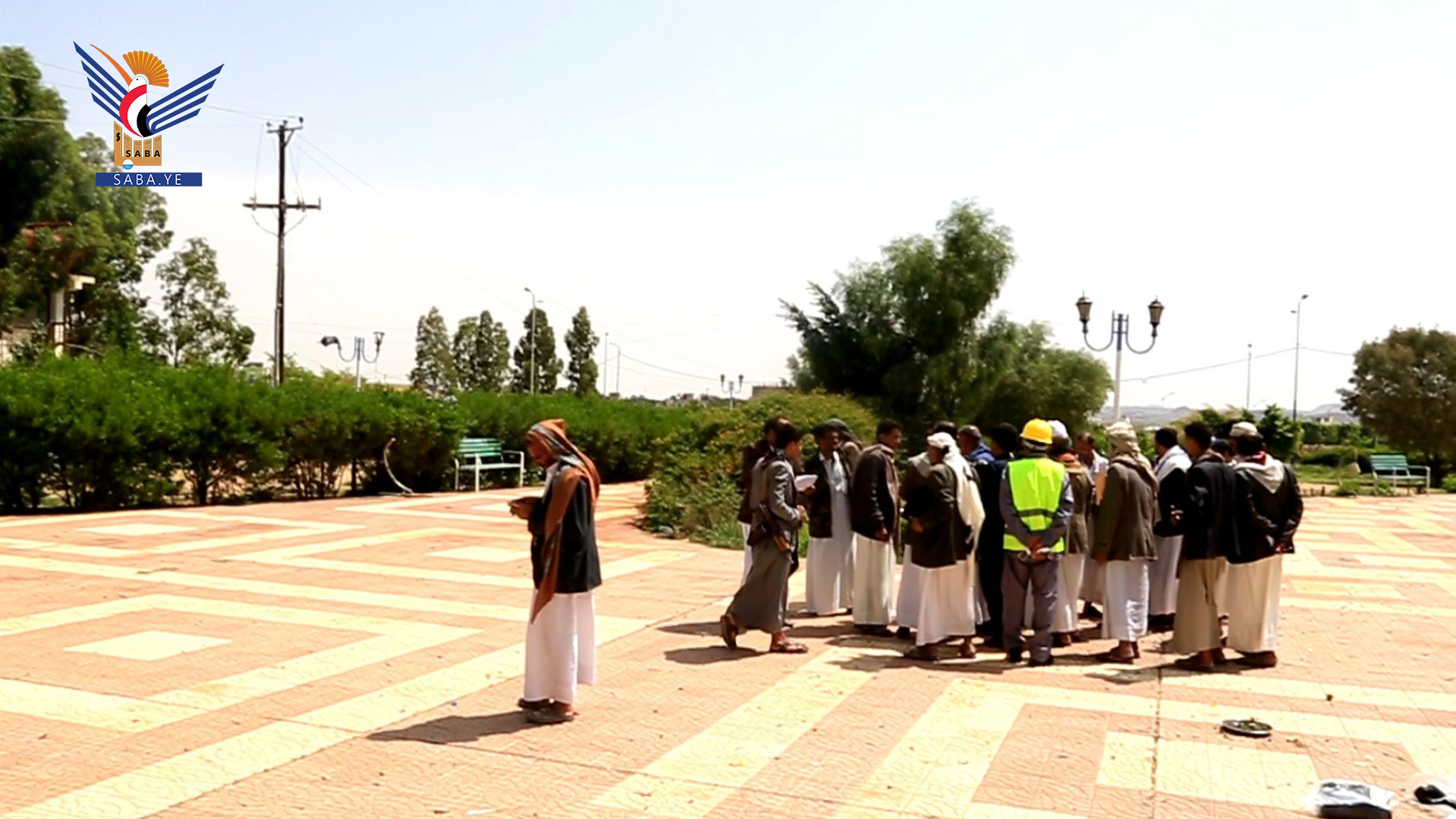 lokale Verwaltung von Sadaa übergibt das Rehabilitationsprojekt des Parks 'Al-Qus
