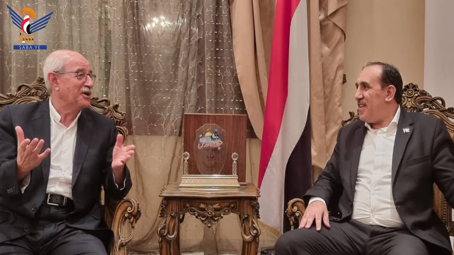 Jemen-Botschafter trifft in Damaskus mit dem Generalsekretär der Weltversammlung zur Unterstützung der Widerstandsoption zusammen