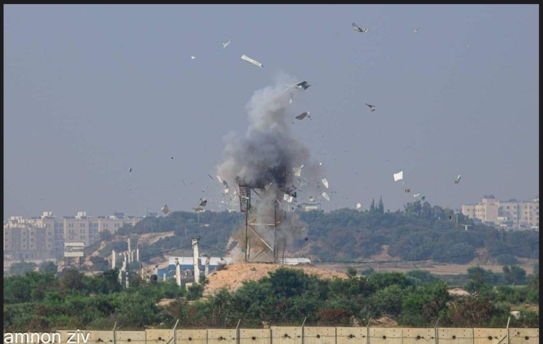 طيران العدو الصهيوني يقصف نقطة رصد للمقاومة الفلسطينية شرق مدينة غزة
