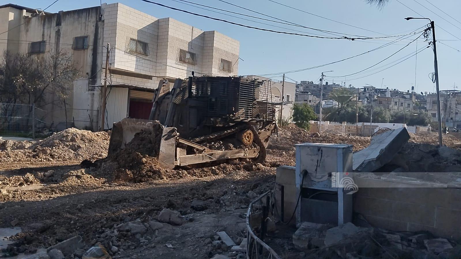 Israelische Feind setzt seine Aggression gegen die Stadt Tulkarm und ihre beiden Lager bereits den 51. Tag fort Israelische Feind setzt seine Aggression gegen die Stadt Tulkarm und ihre beiden Lager bereits den 51. Tag fort