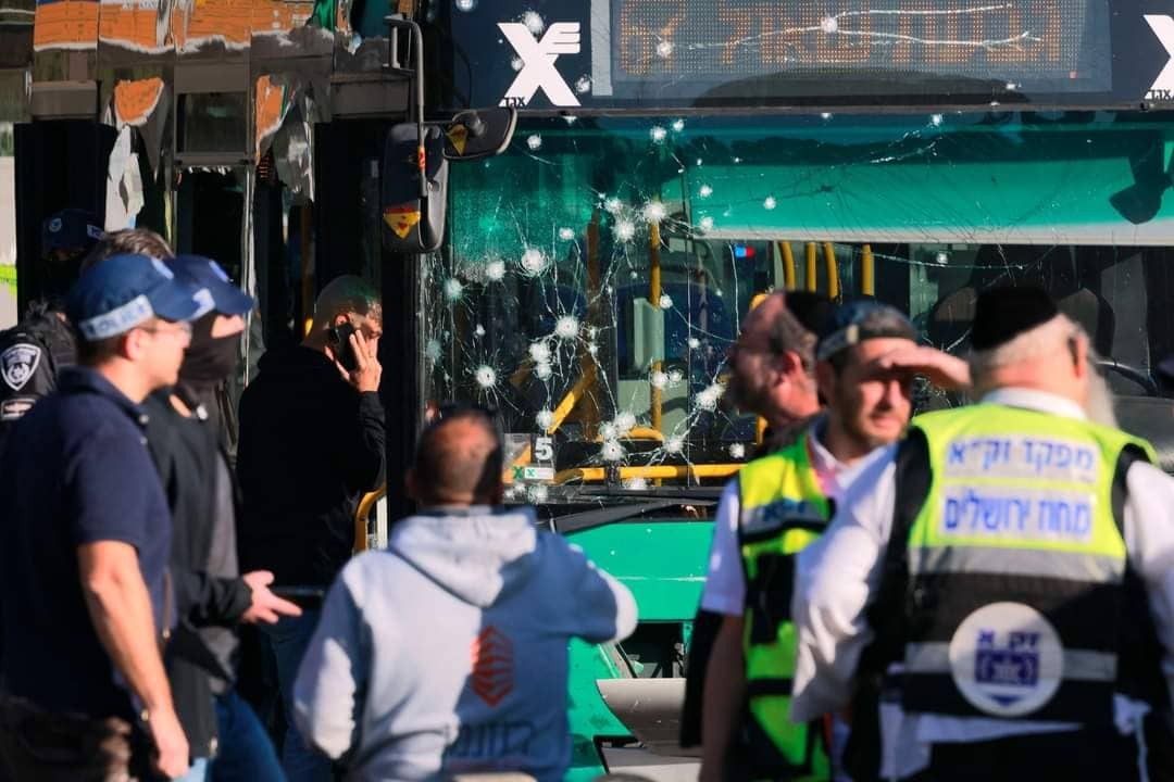 Zionist killed, 22 injured, as result of double bombing in occupied Jerusalem (Al-Quds)