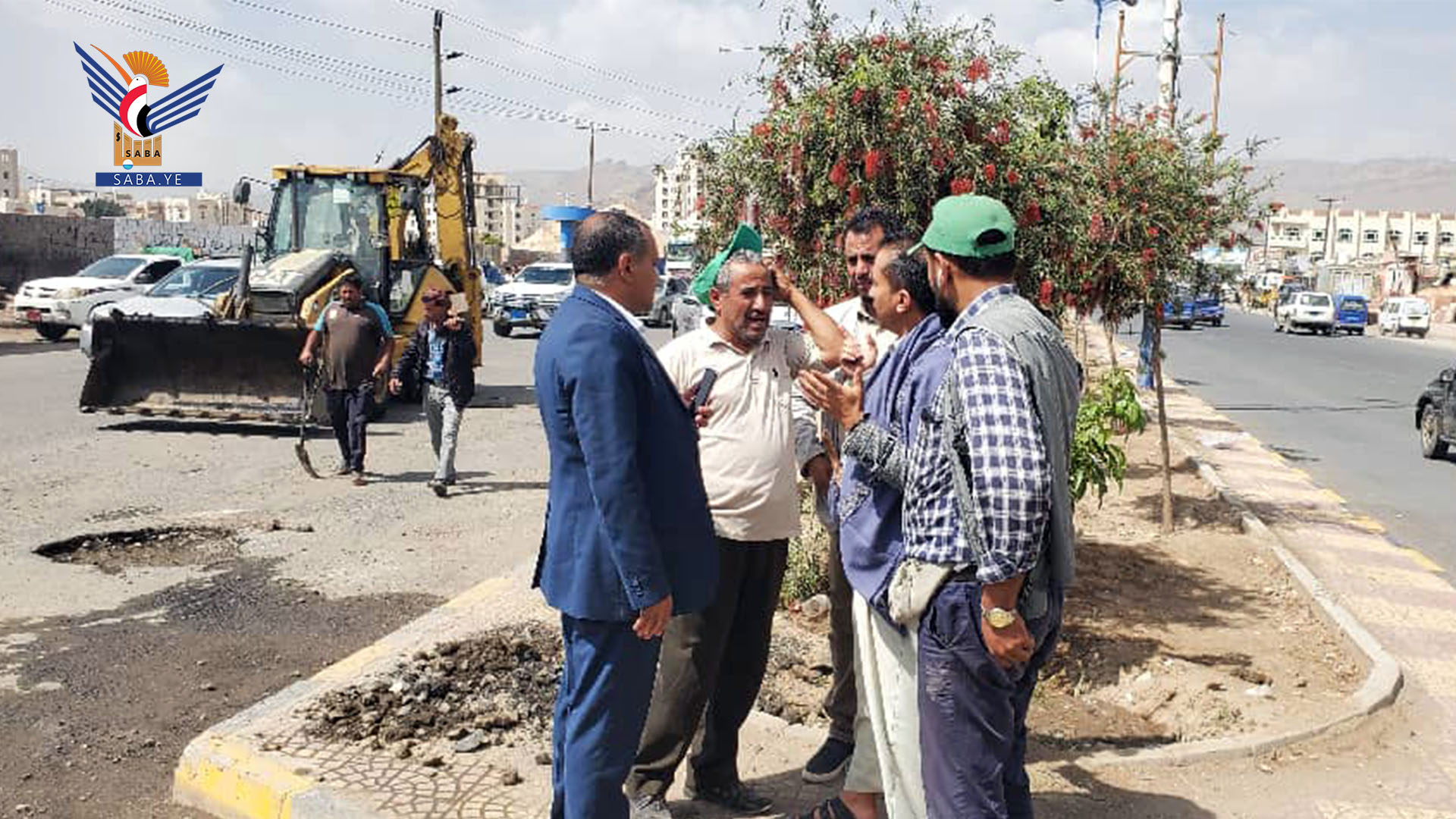 Examen des travaux du projet de restauration de la Rue Khamseen (50e) dans le district de Sanaa Al-Jadeedah (nouveau Sanaa) Examen des travaux du projet de restauration de la Rue Khamseen (50e) dans le district de Sanaa Al-Jadeedah (nouveau Sanaa)