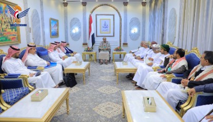 رئیس‌جمهور المشاط از هیئت عمانی و سعودی را در کاخ جمهوری صنعا استقبال می کند