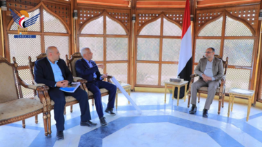 Präsident Al-Mashat trifft die Leiter des Roads Maintenance Fund und der General Corporation for Roads and Bridges Präsident Al-Mashat trifft die Leiter des Roads Maintenance Fund und der General Corporation for Roads and Bridges
