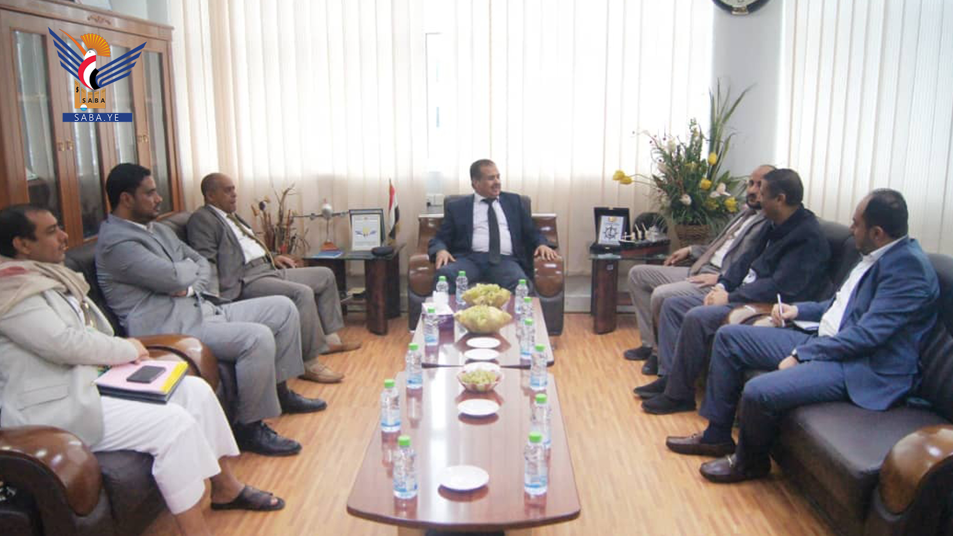   Le ministre des Transports confirme l'importance d'ouvrir de nouvelles destinations pour les vols d'avion via l'aéroport de Sanaa
