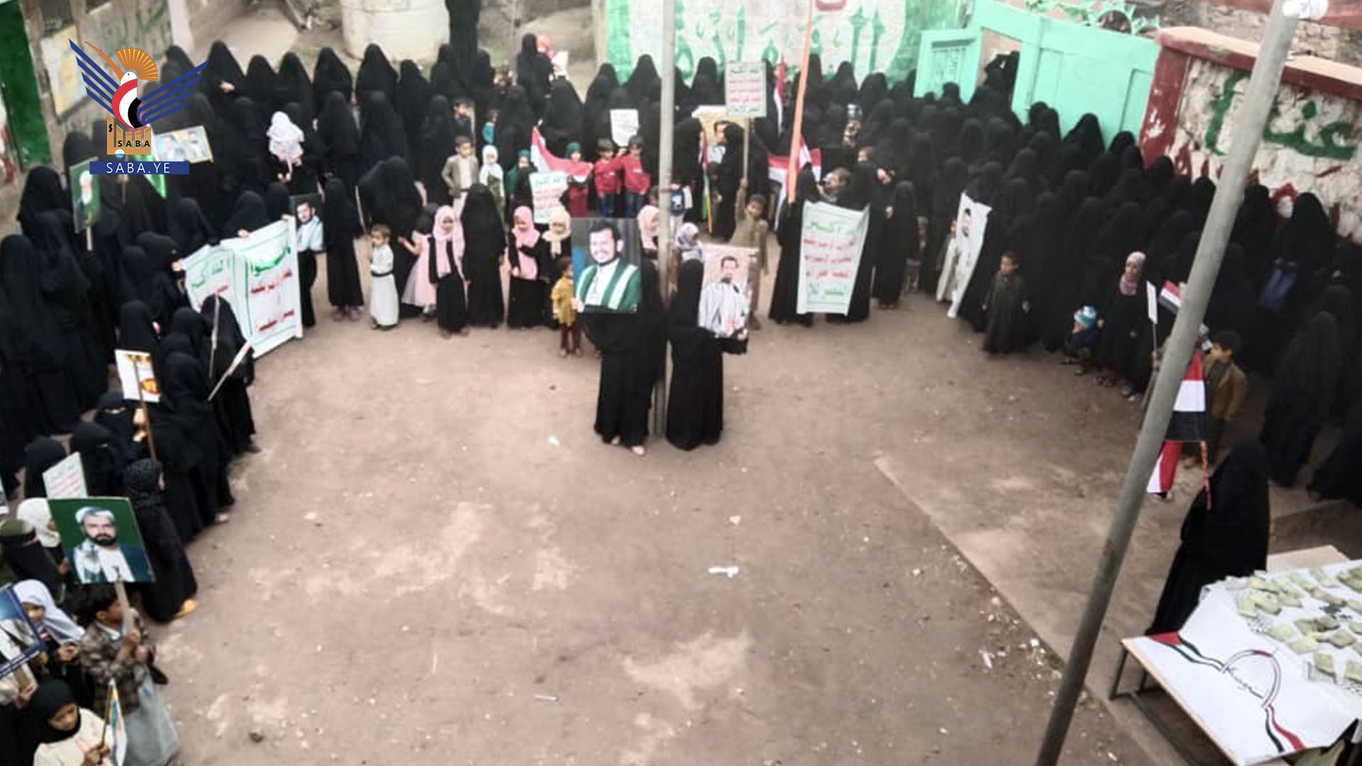 Amran .. La Autoridad de Mujeres en el distrito de Al-Madan organiza una vigilia y un convoy en el Día Nacional de la Resiliencia