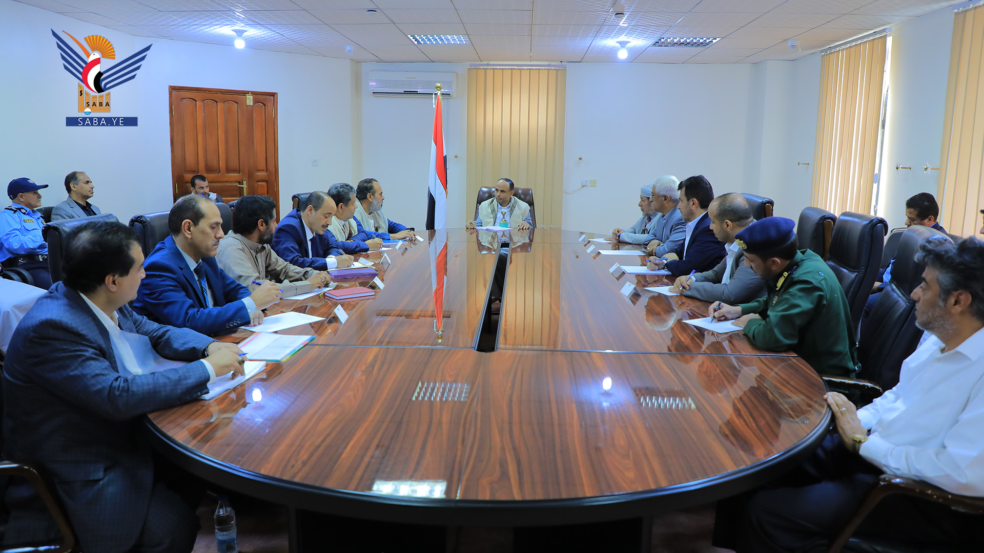 Le président Al-Mashat rencontre le bureau exécutif provincial de Dhamar