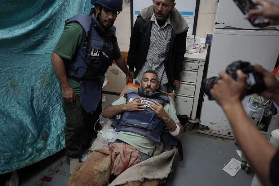 Number of journalists injured by enemy targeting them in central Gaza Strip