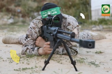 Qassam mujahedeen shoot Israeli soldier near Shefa'a Compound