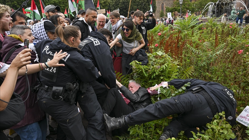 Berlin police uses violence to disperse protests against genocide in Gaza Berlin police uses violence to disperse protests against genocide in Gaza