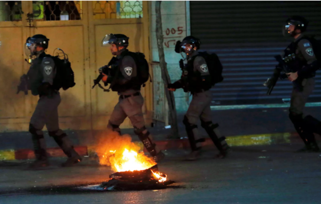 Zionist enemy arrests three Palestinians Zionist enemy arrests three Palestinians
