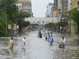 أمطار الرياح الموسمية تشل أكبر مدن باكستان