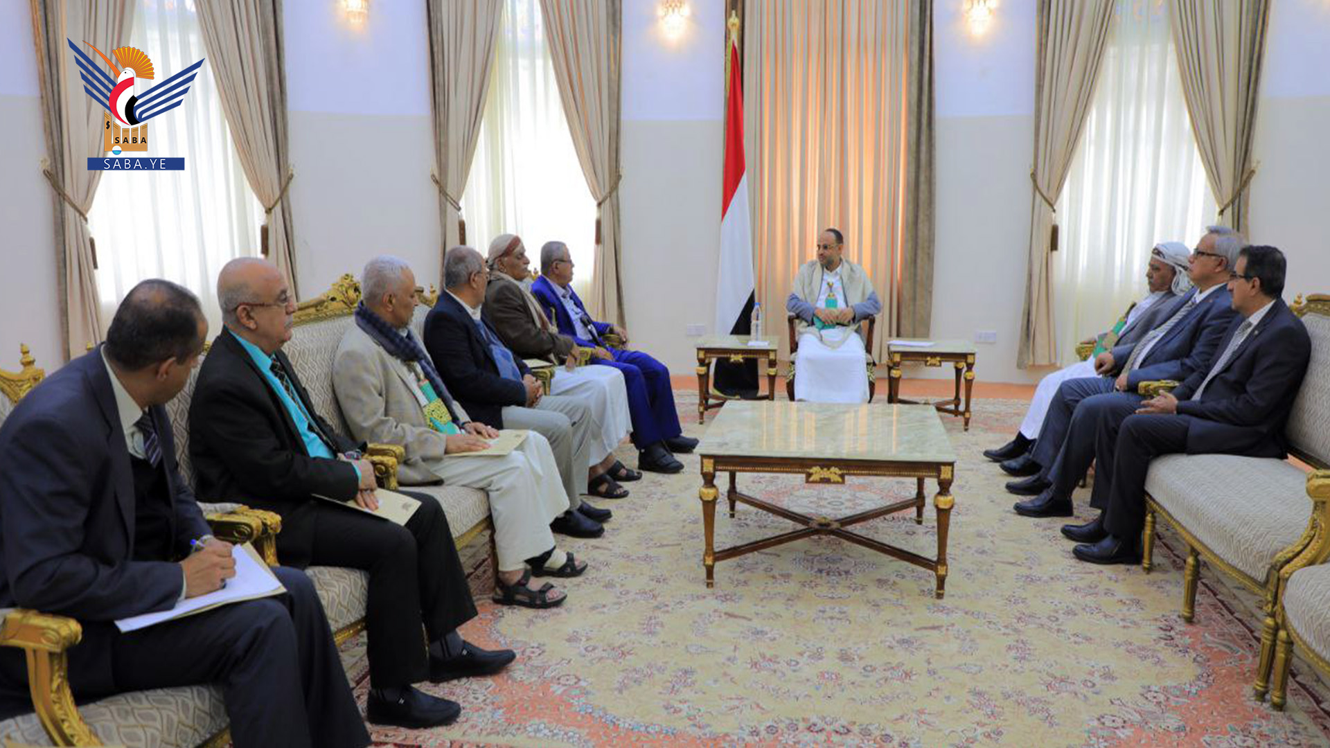El presidente Al-Mashat informa al Consejo Político y a los Presidentes del Parlamento y Ministros sobre el desarrollo de las consultas.