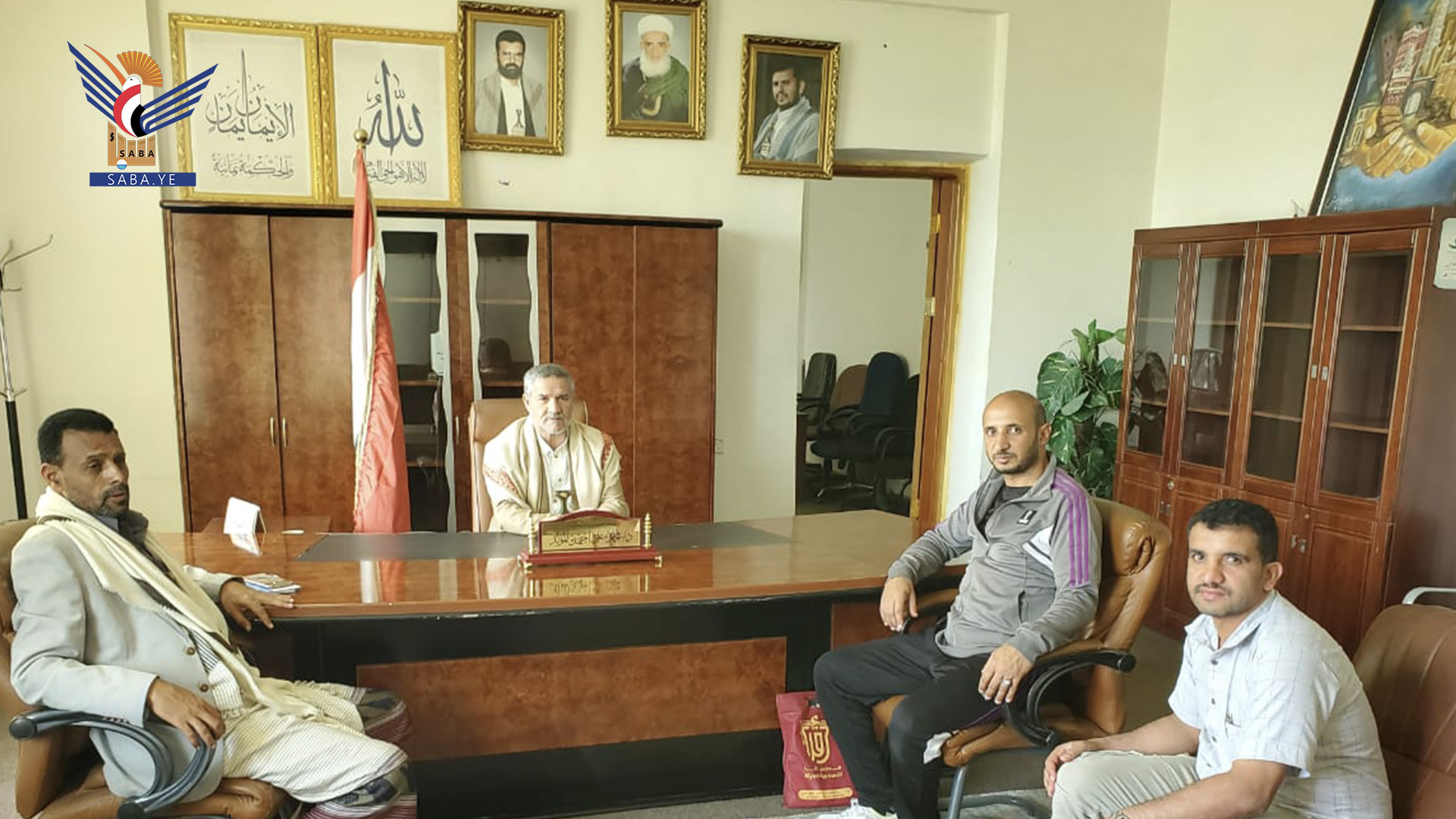 Minister of Youth Meets with Management of Shabab Al-Ahmadi Sports Club in Rada' Minister of Youth Meets with Management of Shabab Al-Ahmadi Sports Club in Rada'