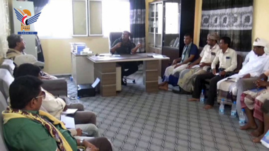 Diskussion über die Rolle der Jugend bei der Aktivierung von Gemeinschaftsinitiativen auf dem Nord-Stadtteil von Hodeidah