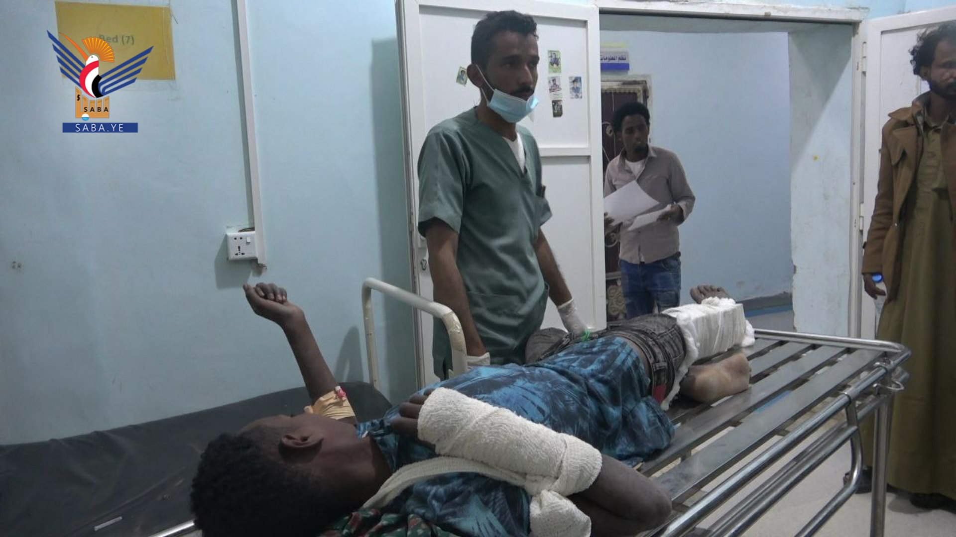 إصابة أربعة أشخاص بانفجار من مخلفات العدوان في الجوف إصابة أربعة أشخاص بانفجار من مخلفات العدوان في الجوف