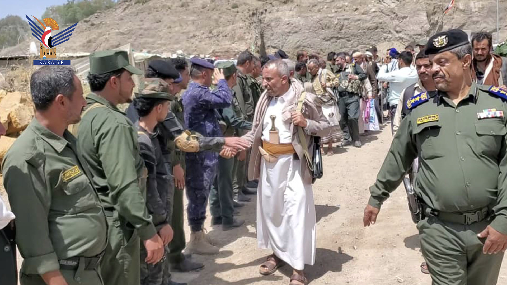 قيادة وزارة الخدمة المدنية تقدّم قافلة عيدية للمرابطين في الضالع