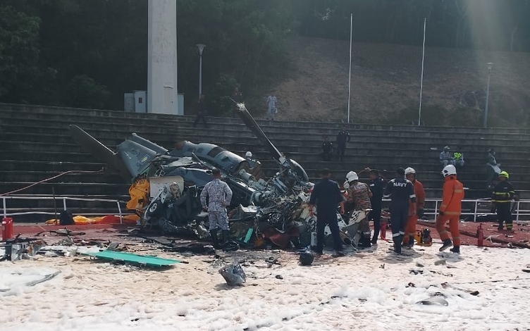 Ten people killed in helicopters collisions in Malaysia 