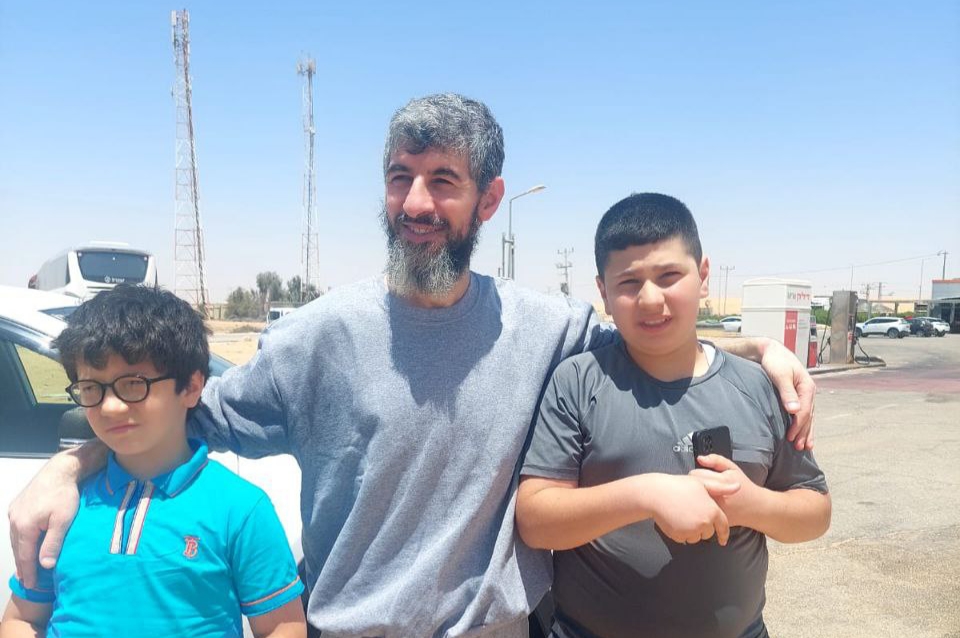 دشمن صهیونیستی یک اسیر آزاد شده و دبیر جنبش فتح را در قدس بازداشت کرد دشمن صهیونیستی یک اسیر آزاد شده و دبیر جنبش فتح را در قدس بازداشت کرد