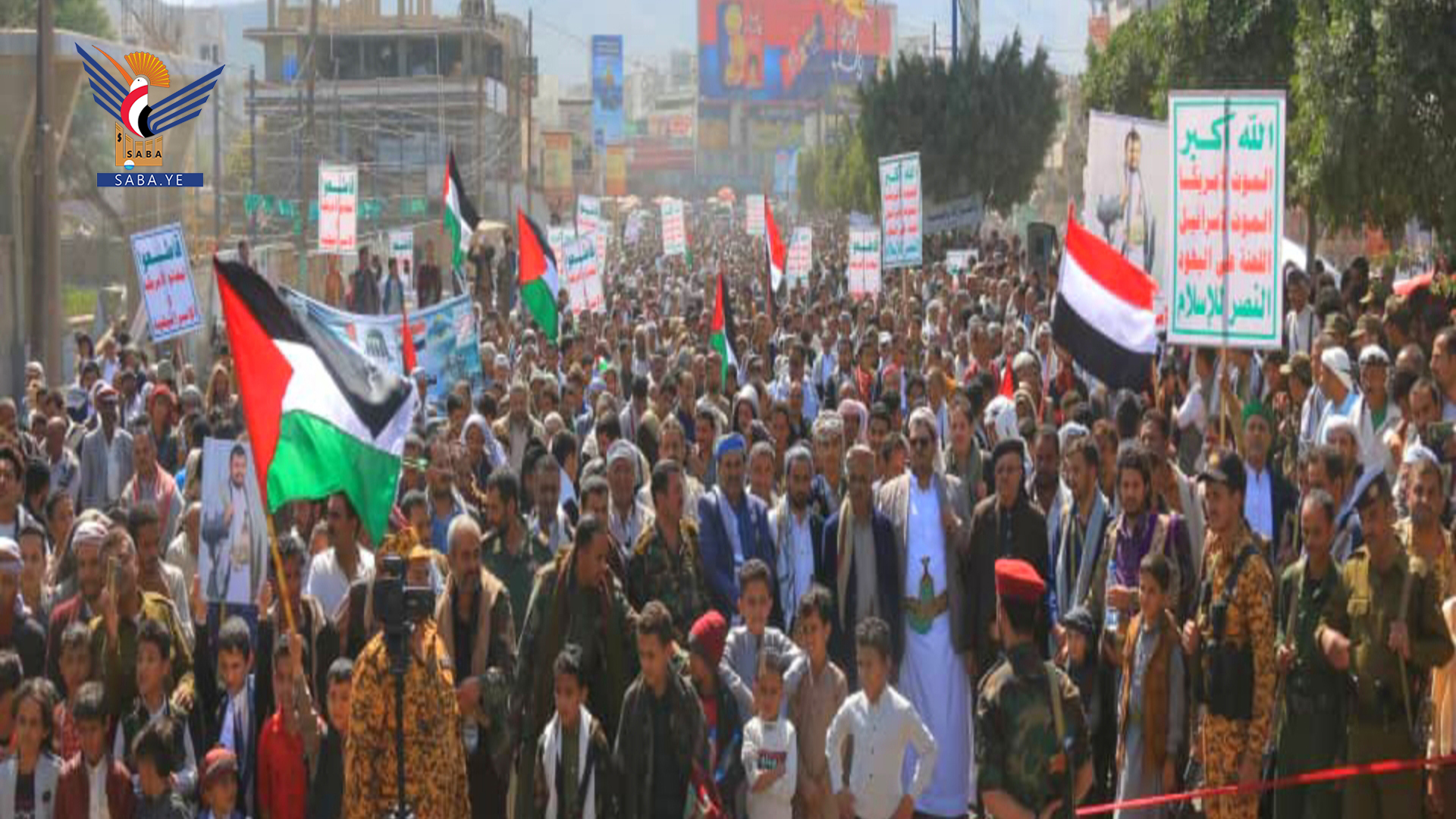 أبناء تعز يحتشدون في الحوبان في مسيرة "تحالف حماية السفن الإسرائيلية لن يرهبنا"