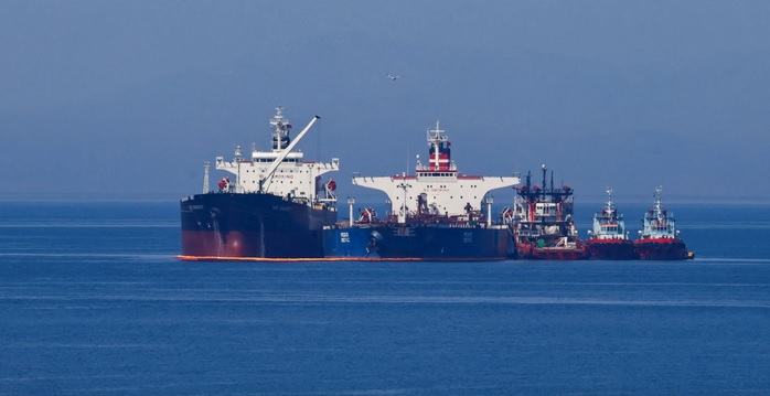 Iran detains two Greek oil tankers in Gulf Iran detains two Greek oil tankers in Gulf