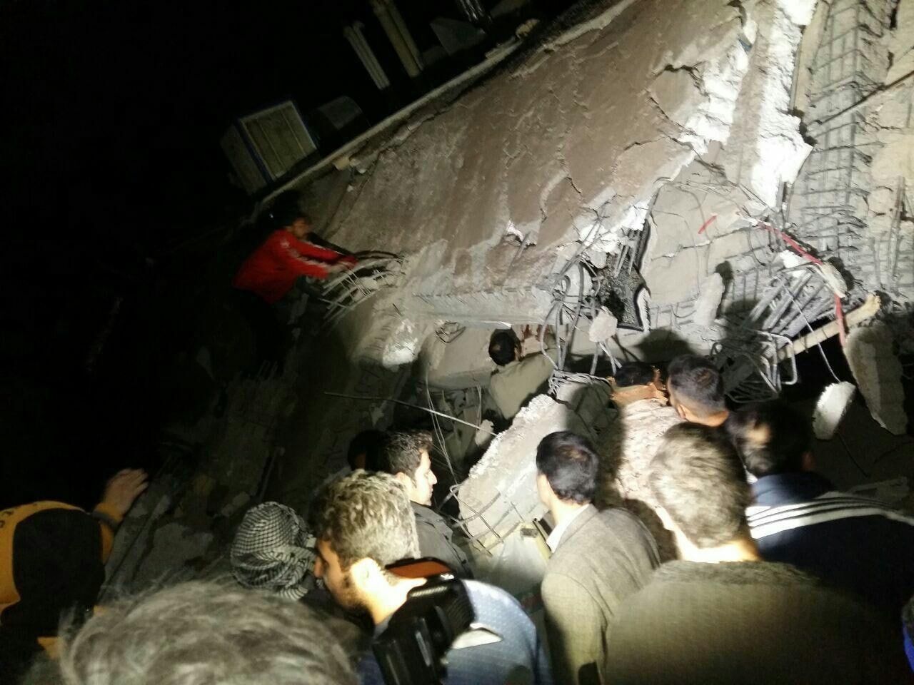 5 killed, 19 injured by 3 powerful earthquakes hit southern Iran