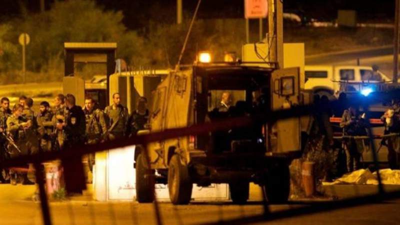 مقاومون فلسطينيون يطلقون النار على قوات العدو الصهيوني جنوب نابلس مقاومون فلسطينيون يطلقون النار على قوات العدو الصهيوني جنوب نابلس