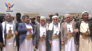 Mohammad Ali al-Houthi betreut eine Stammesversöhnung in einem Mordfall im Al-Hamzat-Distrikt in Saada