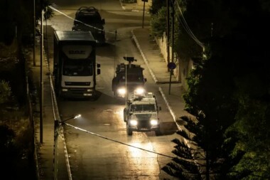 Der zionistische Feind startet eine Verhaftungskampagne im Westjordanland und neue Angriffe auf Siedler Der zionistische Feind startet eine Verhaftungskampagne im Westjordanland und neue Angriffe auf Siedler