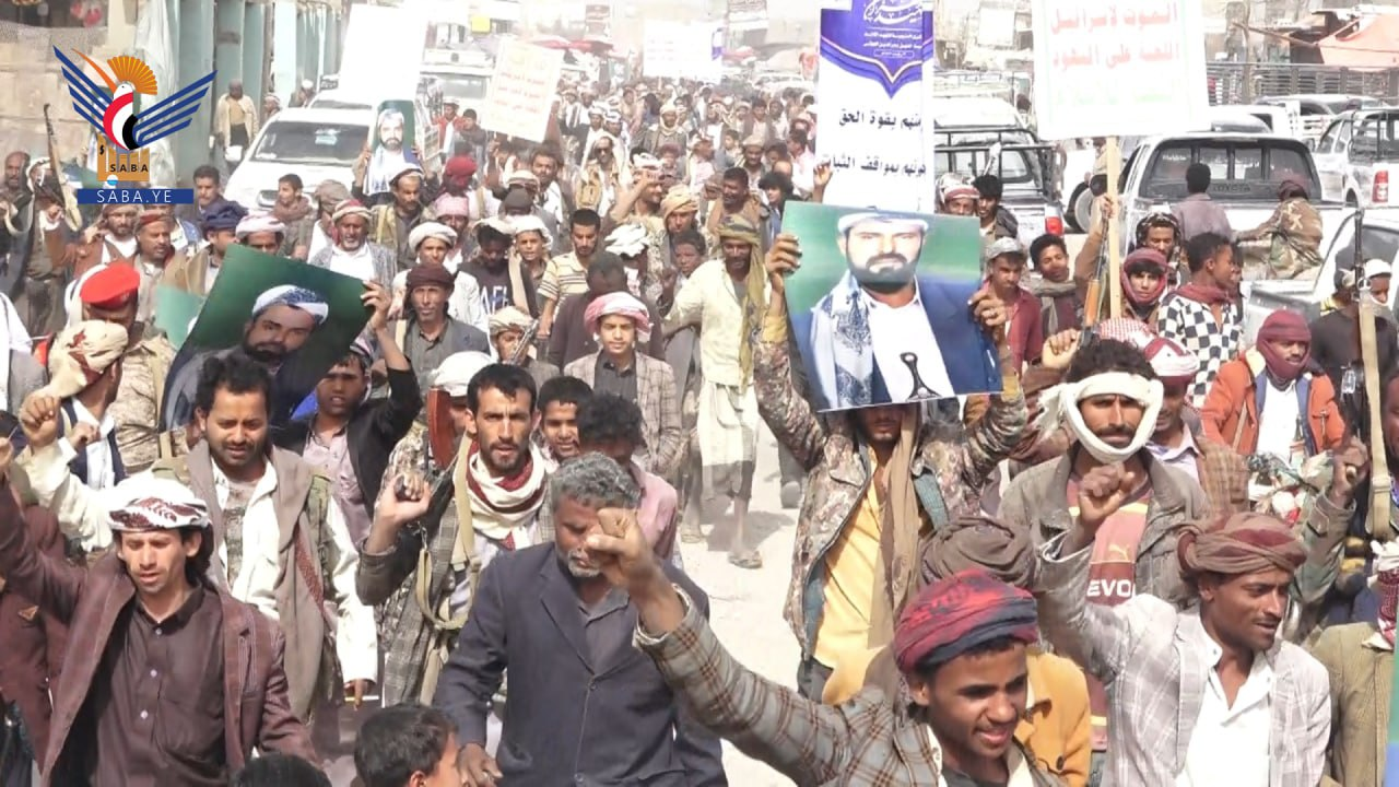  أبناء الجوف يحييون ذكرى الشهيد القائد بمسيرتين جماهيرتين في المتون والمراشي